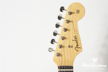 2023 COLLECTION MADE IN JAPAN HERITAGE 60S STRATOCASTER - Candy Apple Red 